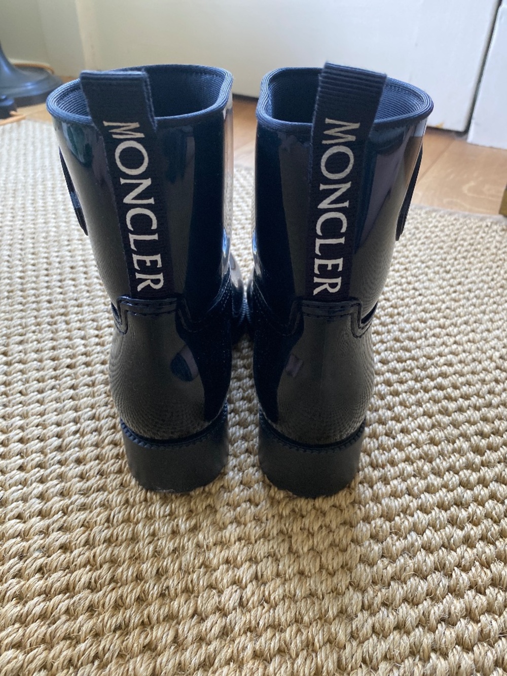 Moncler boots 36